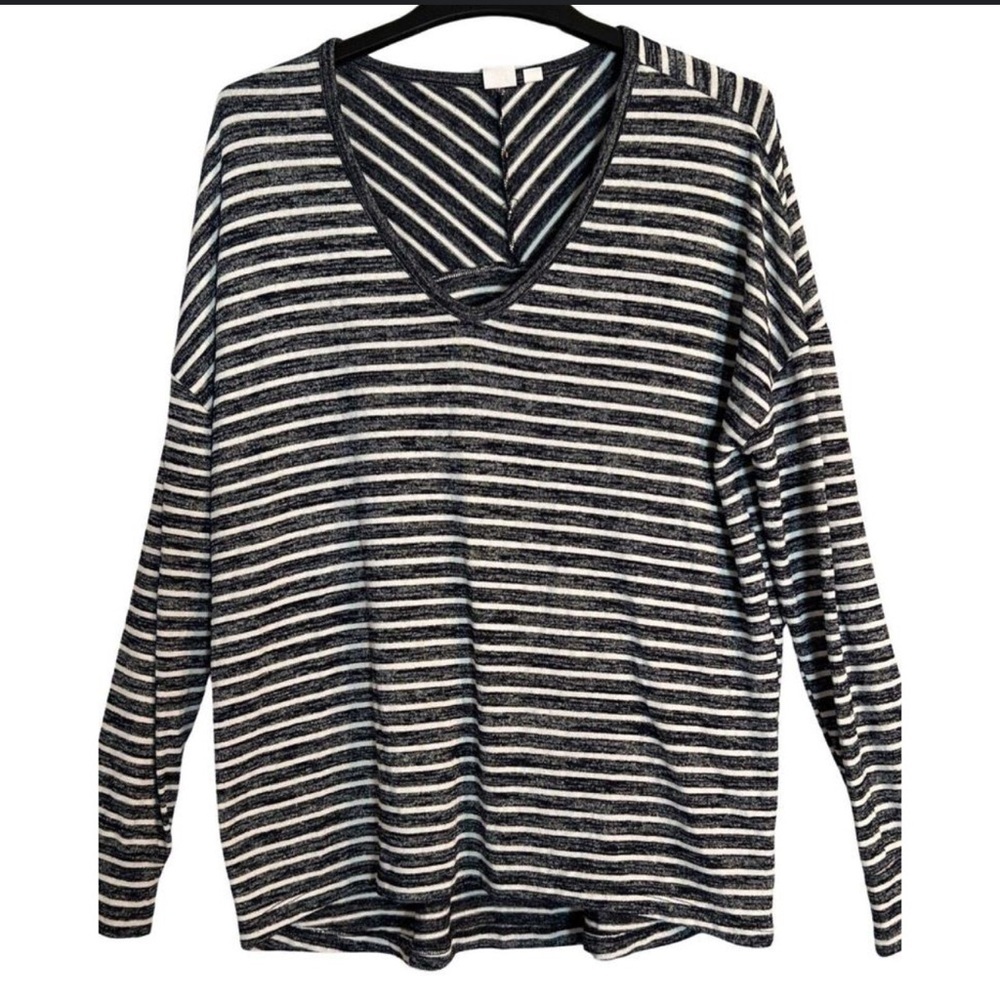 Gap blue and white shirt